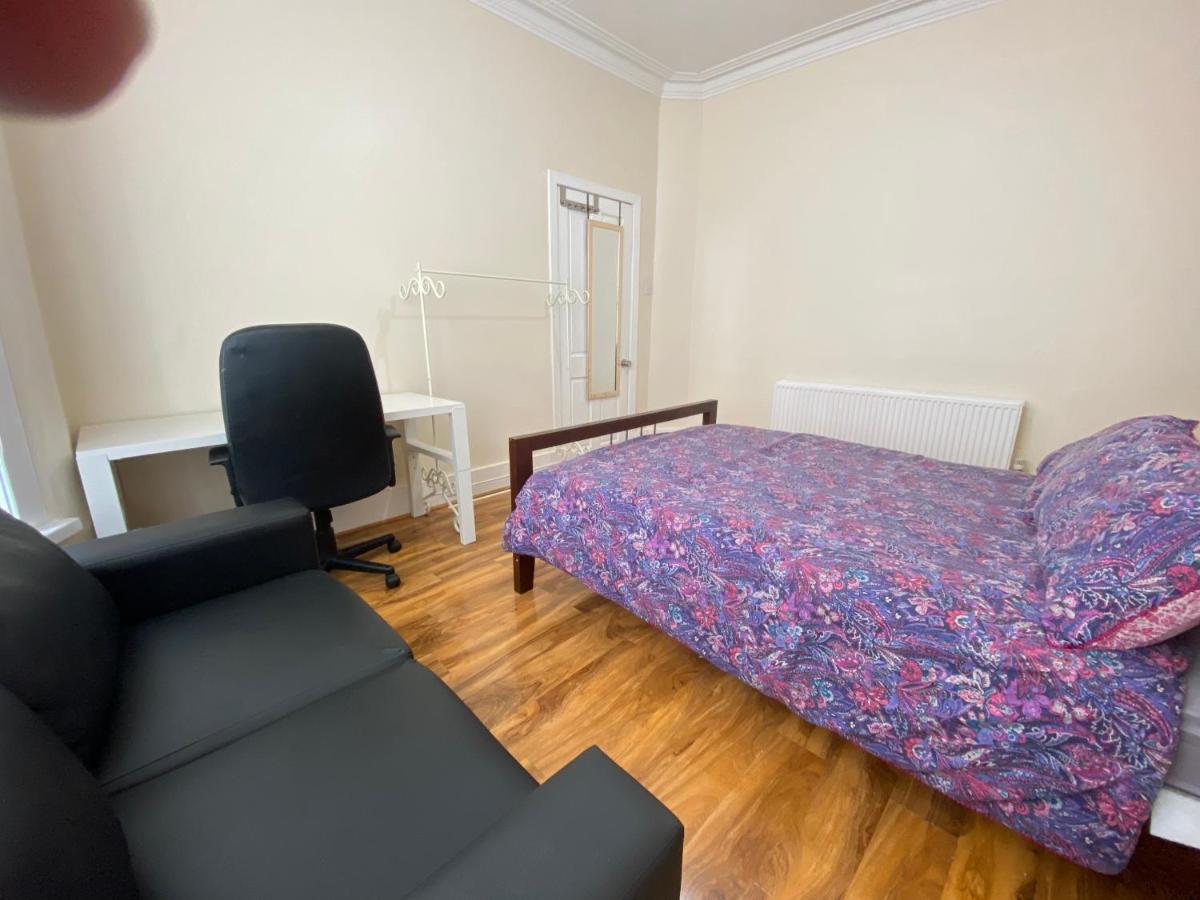 Entire 4 Bedroom House - Ev Point & Free Parking Liverpool Extérieur photo